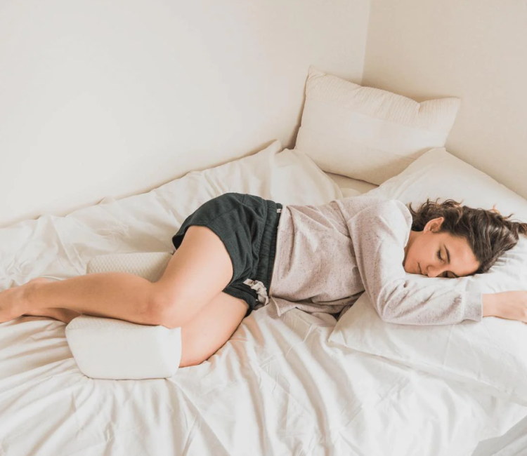 Knee Pillow – The Appropriate Pillow For Side Sleepers